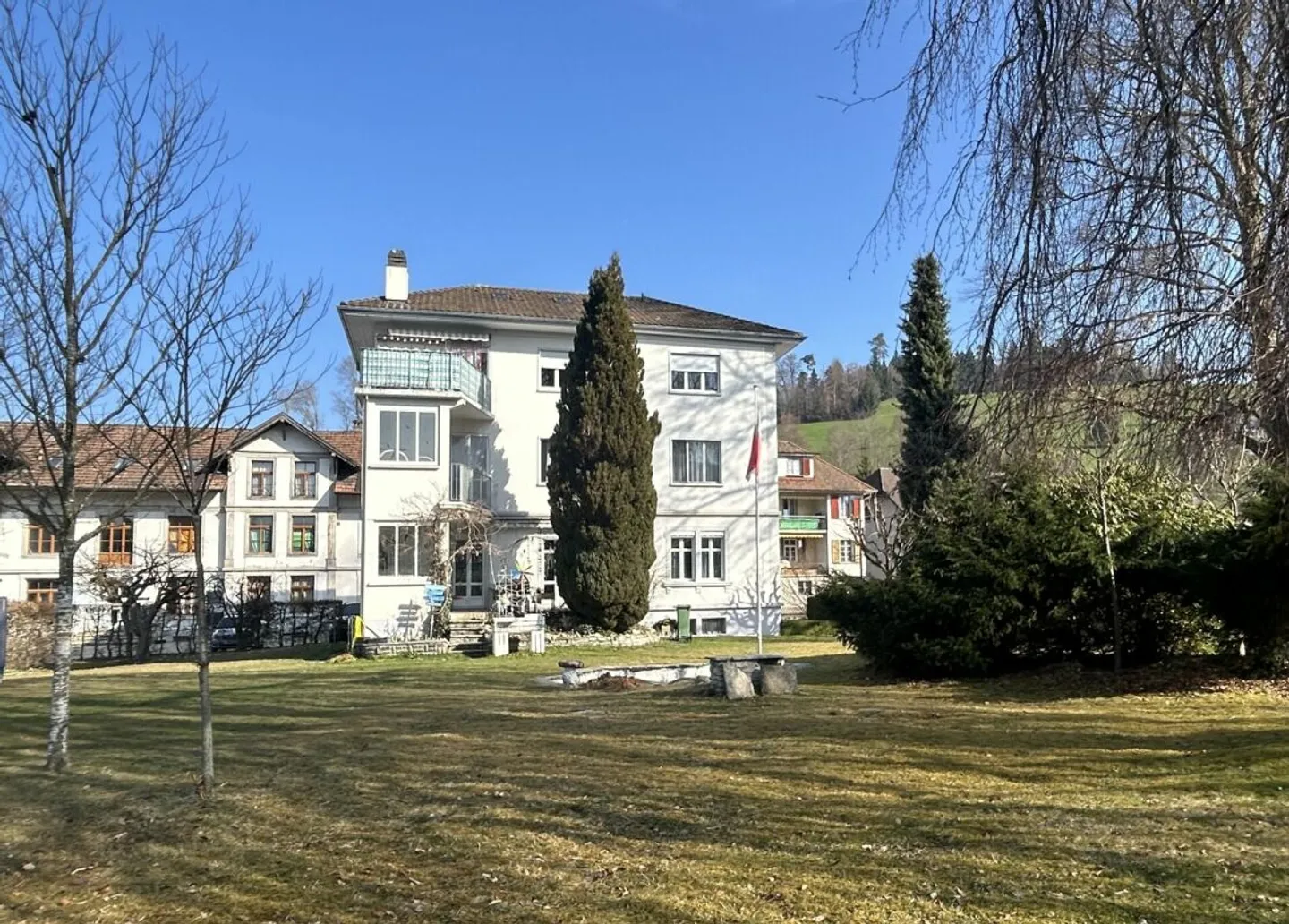 Charmantes Mehrfamilienhaus - Foto 1 von 13