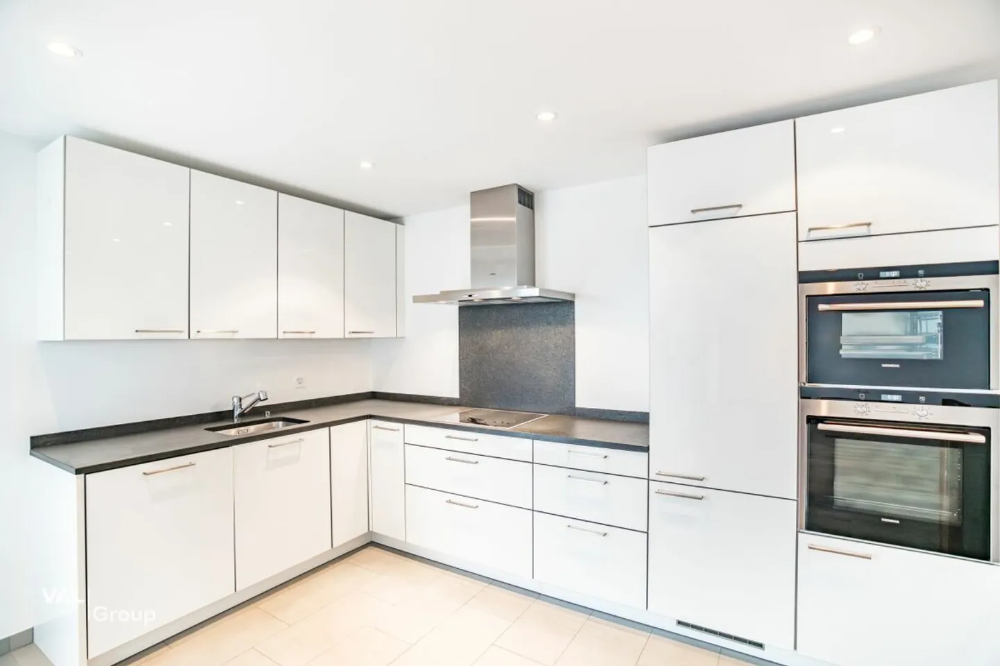 Exklusive 4.5-Zimmer-Duplex-Wohnung im «Zentrum La Suisse» - Brig-Glis - Foto 2 von 12