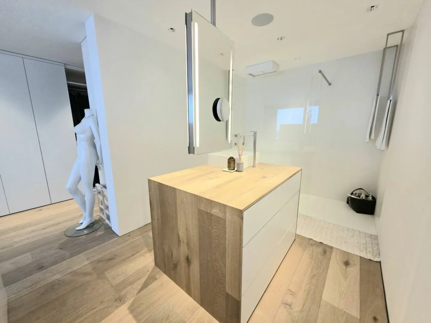 Luxuriöses Loft mit spektakulärem Alpen- und Seepanorama! - Foto 13 von 13