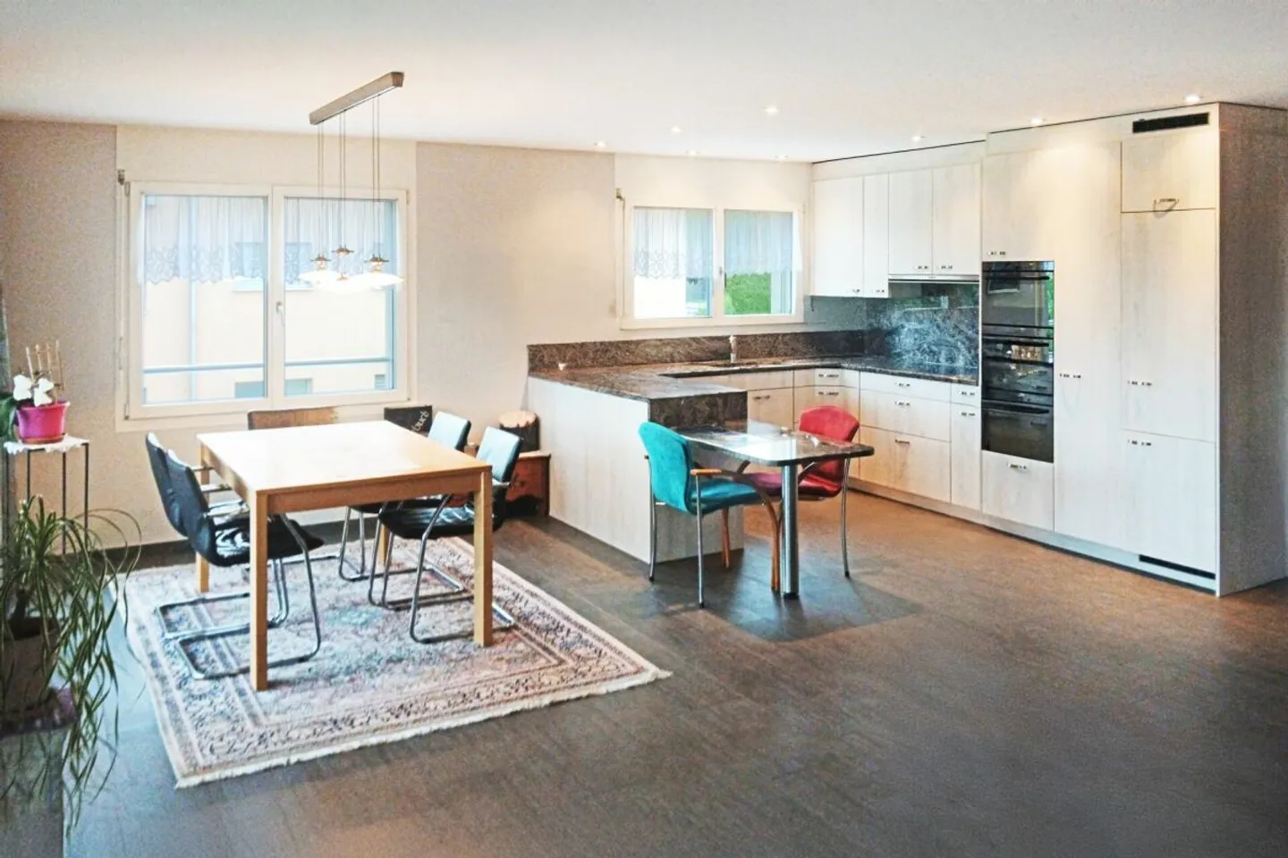 Helle 4.5-Zimmer-Wohnung mit Balkon - Foto 2 von 10