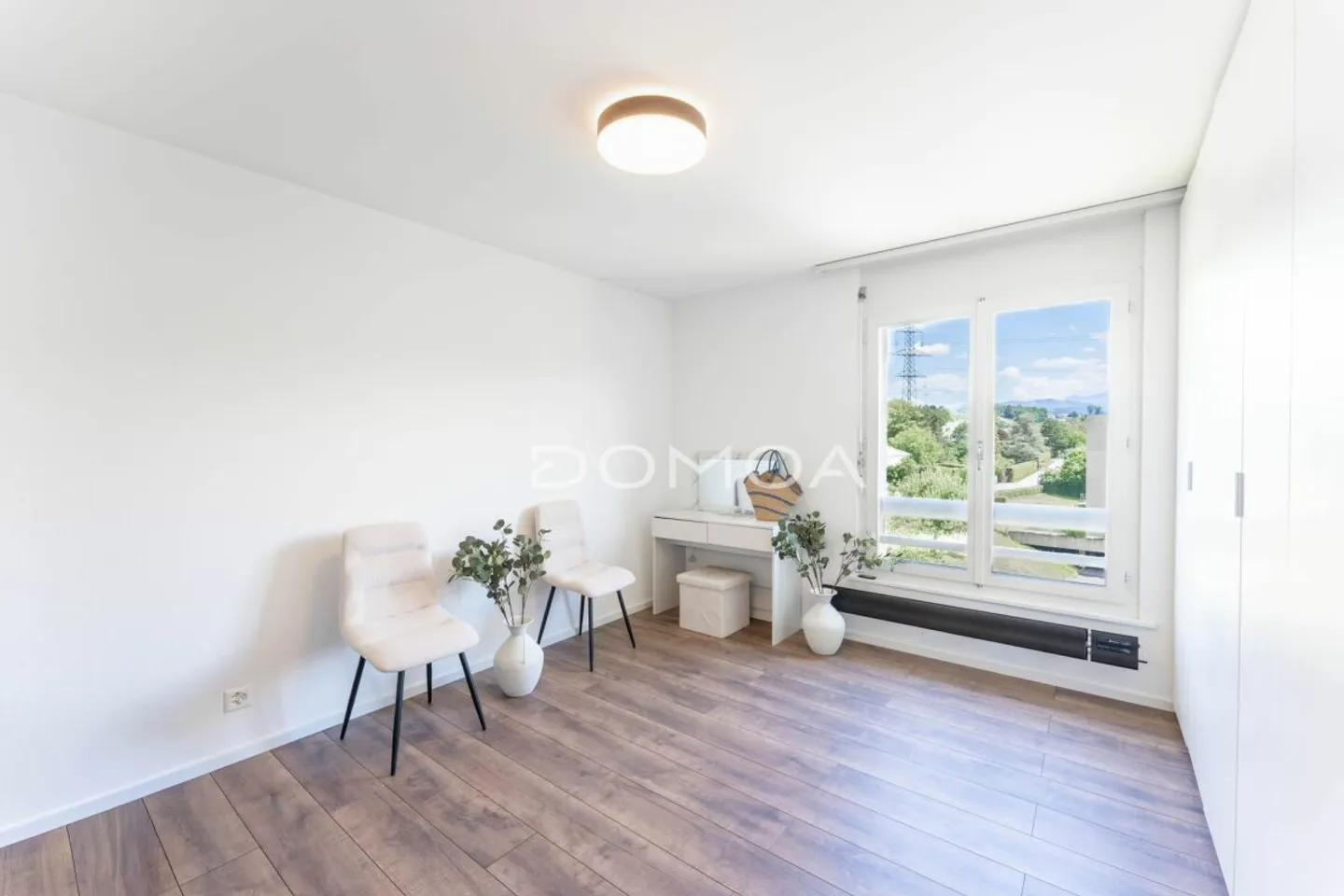 Renovated 4.5-room penthouse with large terrace - Brightness, charm, and comfort! - Photo 8 of 12