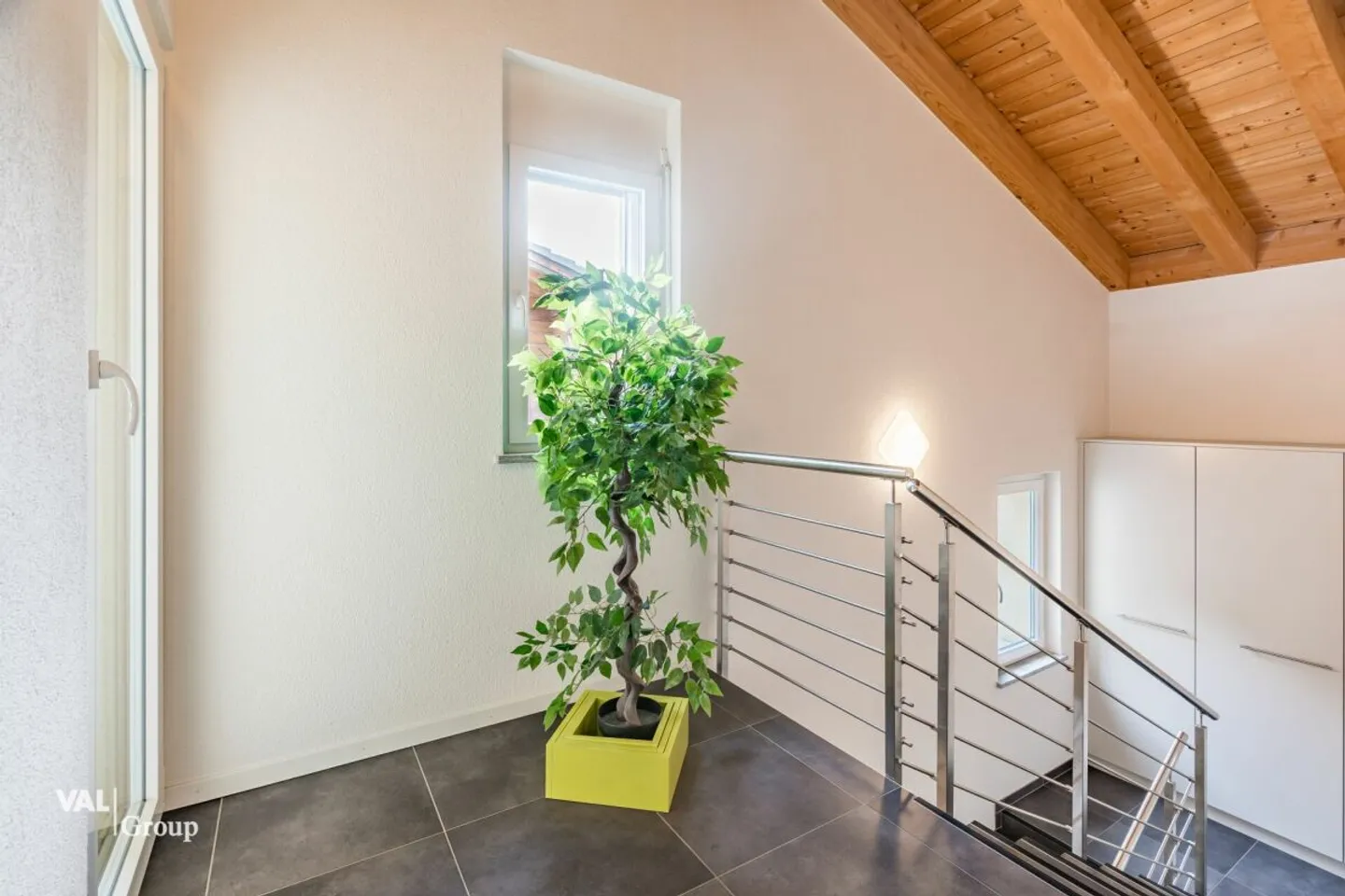 Spacious house with two units and building plot - Photo 10 of 13