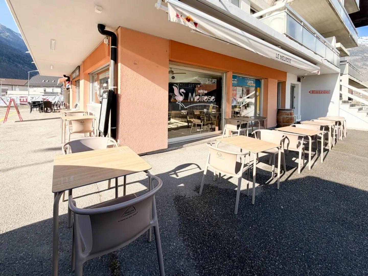 Immobile strategico con rendimento del 6% nel centro di Riddes - Foto 2 di 13