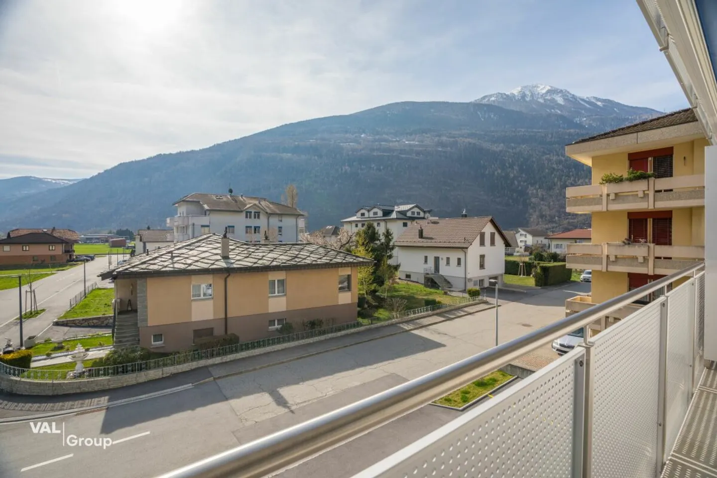 Stylish 3.5-room new apartment with panoramic view - modern architecture - Photo 10 of 13