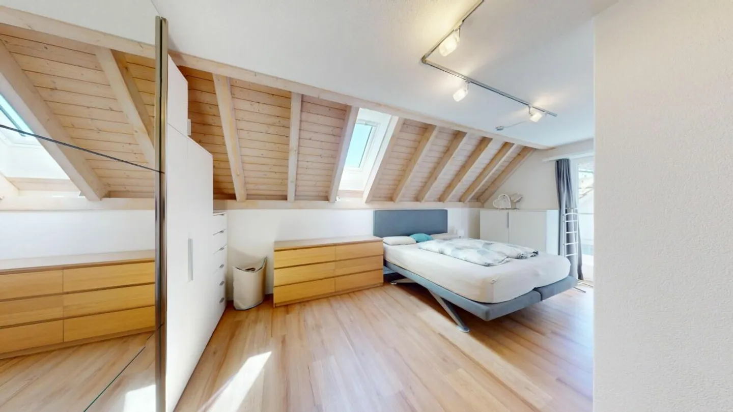 Family-Friendly Duplex with Garden - Photo 13 of 13