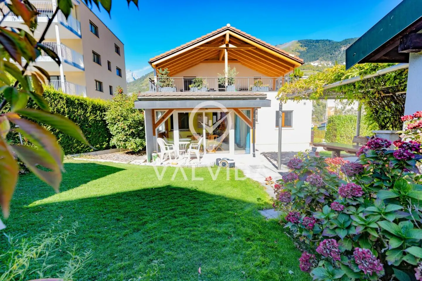 Ihr neues Zuhause mit Wintergarten und Gartenidylle in Leuk-Susten - Foto 3 von 13