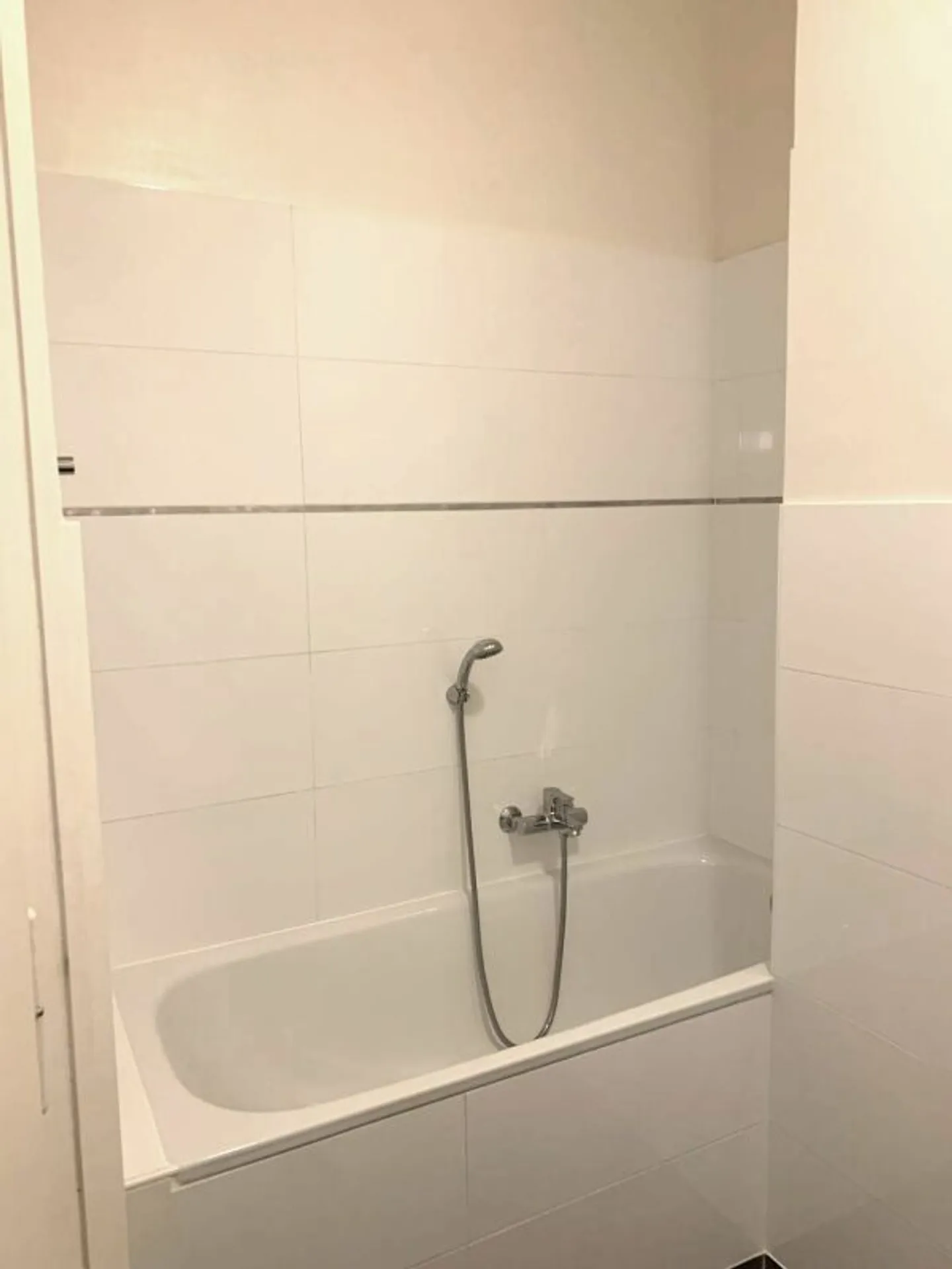 Appartamento con balcone al 2° piano - Foto 11 di 13