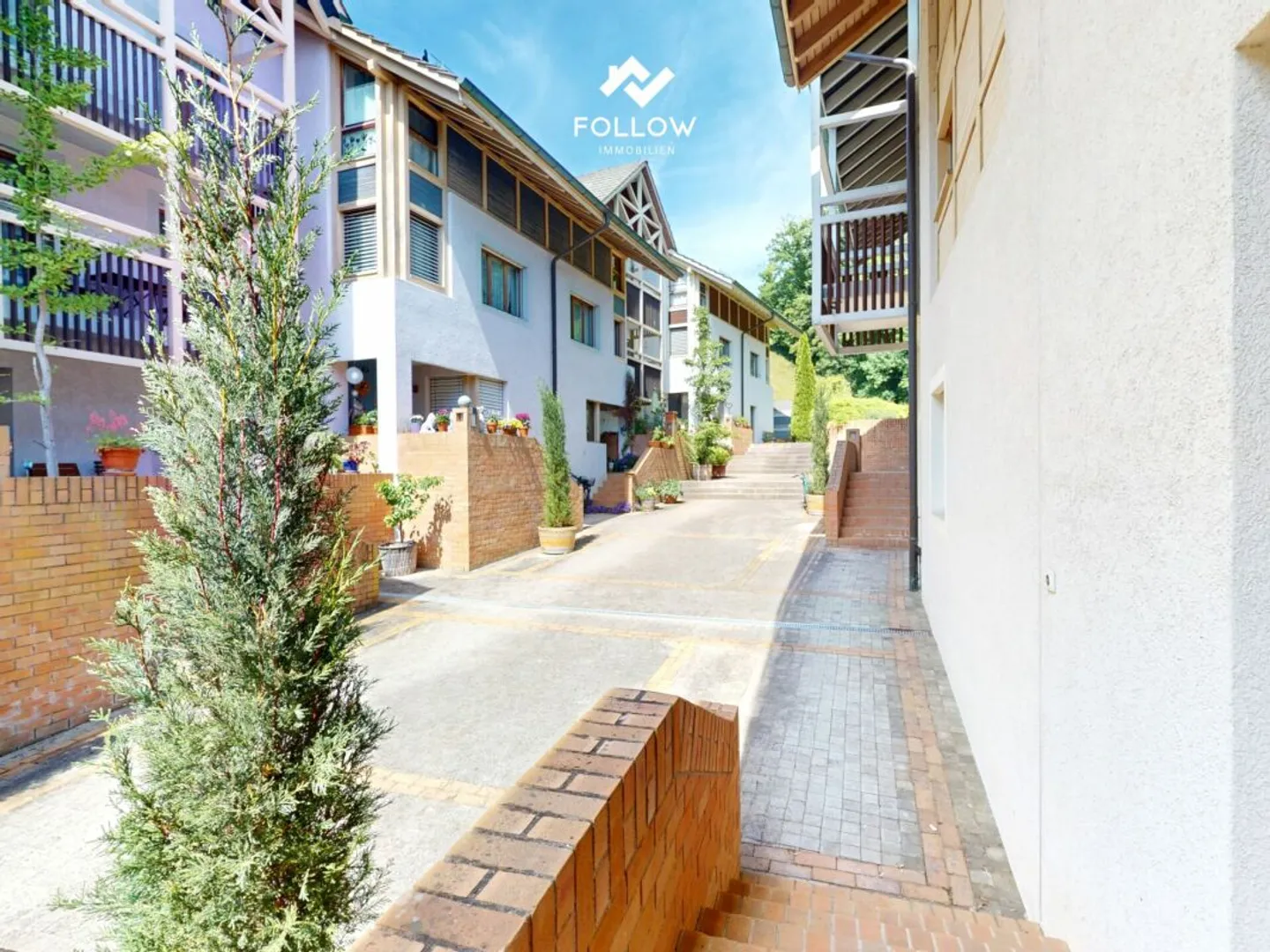 Well-kept and cozy 2.5 room condominium with terrace - Photo 2 of 12