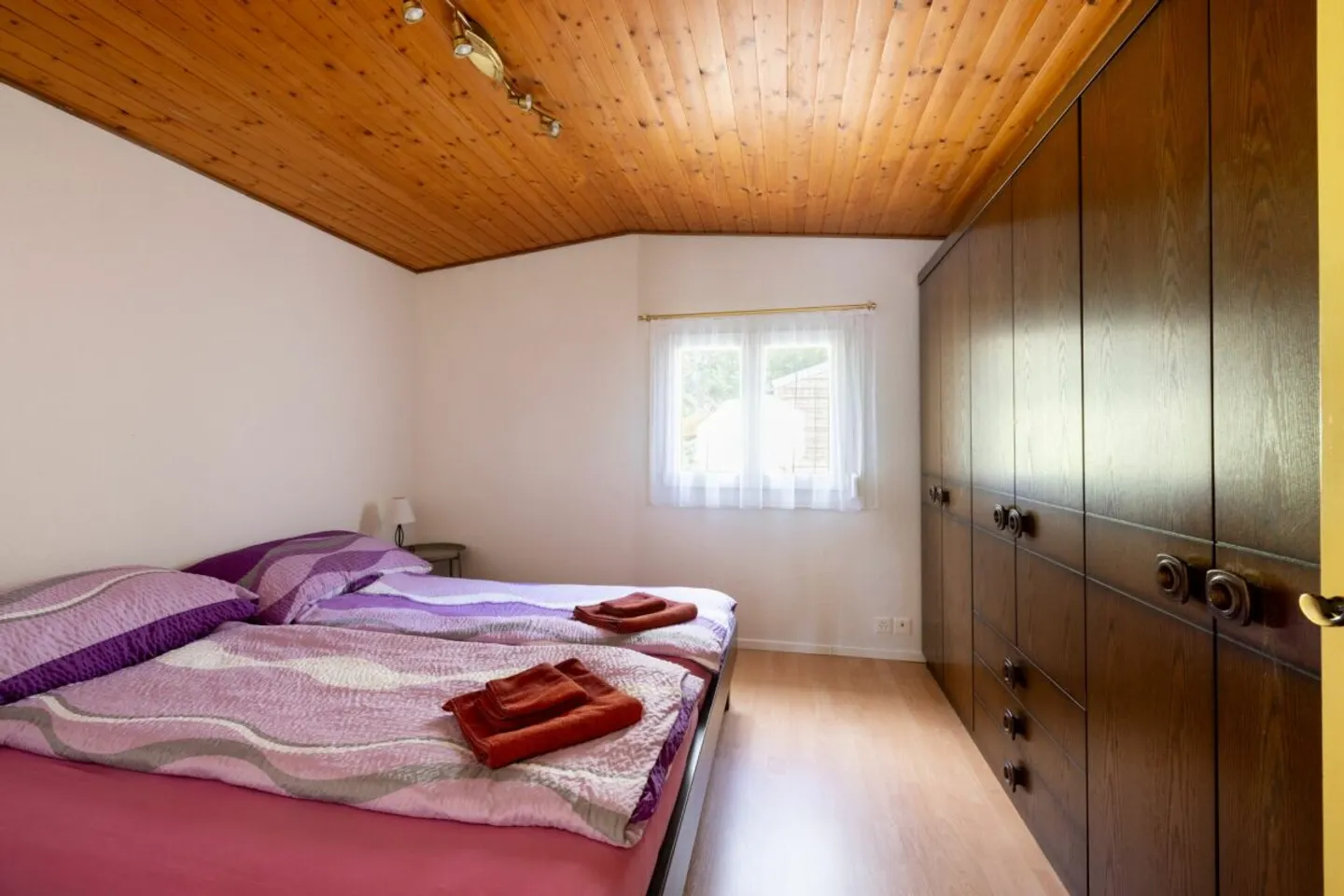 Bungalow de 3,5 pièces avec parcelle double dans le Caravaning Gletterens - Photo 8 sur 13
