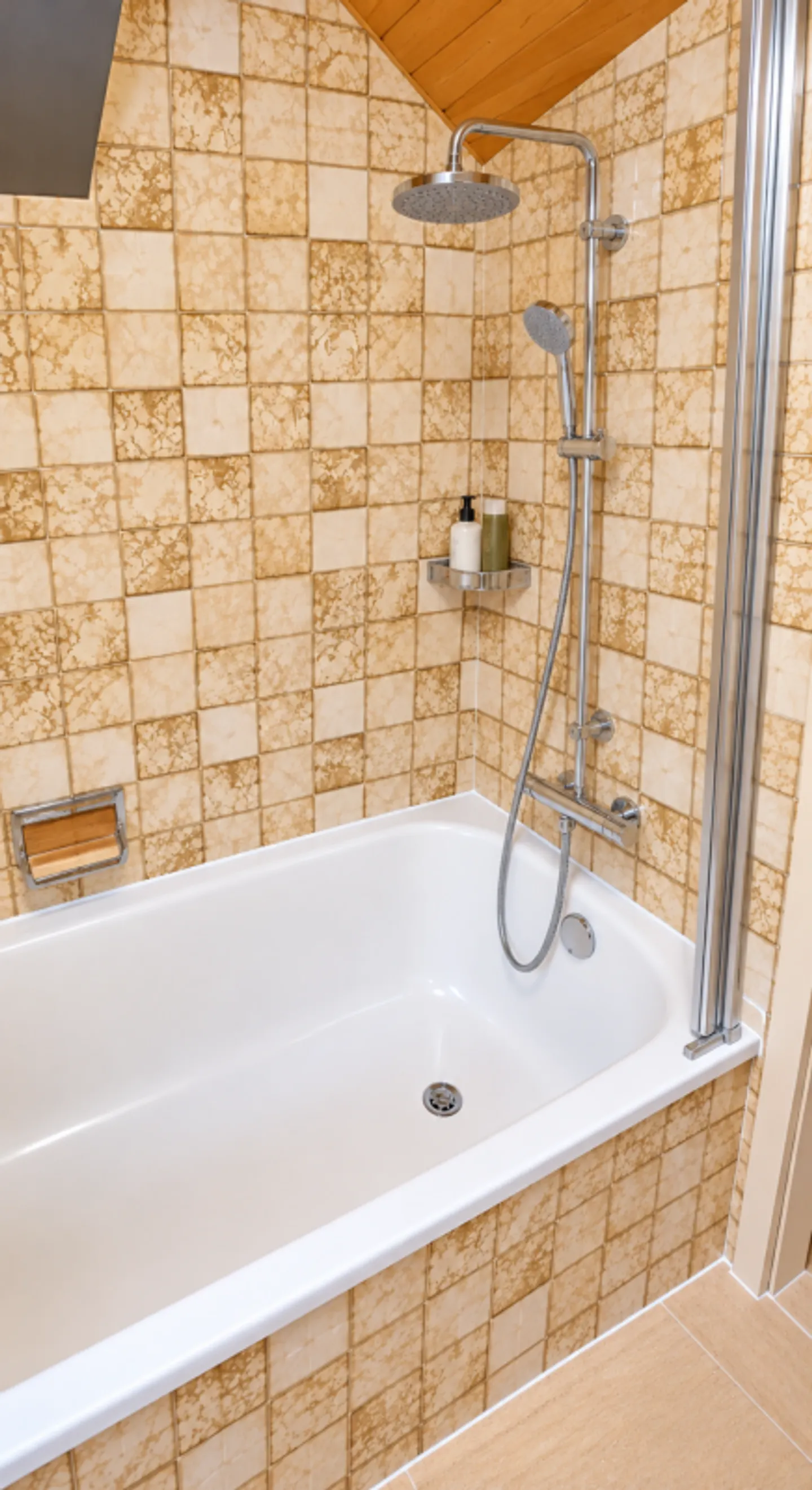 Charming attic apartment right next to the University of St. Gallen (HSG) - Photo 10 of 13