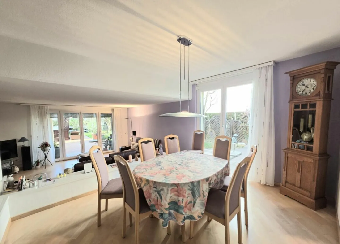 Sun, Garden &amp; Hot Tub - A Home to Fall in Love With! - Photo 6 of 13