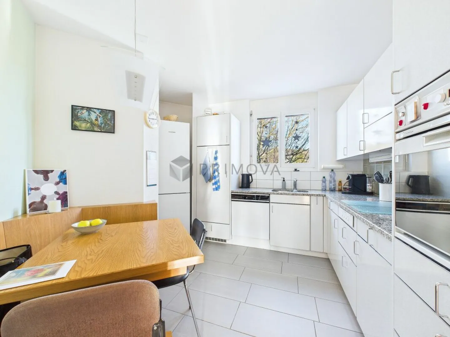 Charming 4.5 Room Attic Apartment in Prime Location in Gümligen - Photo 3 of 9