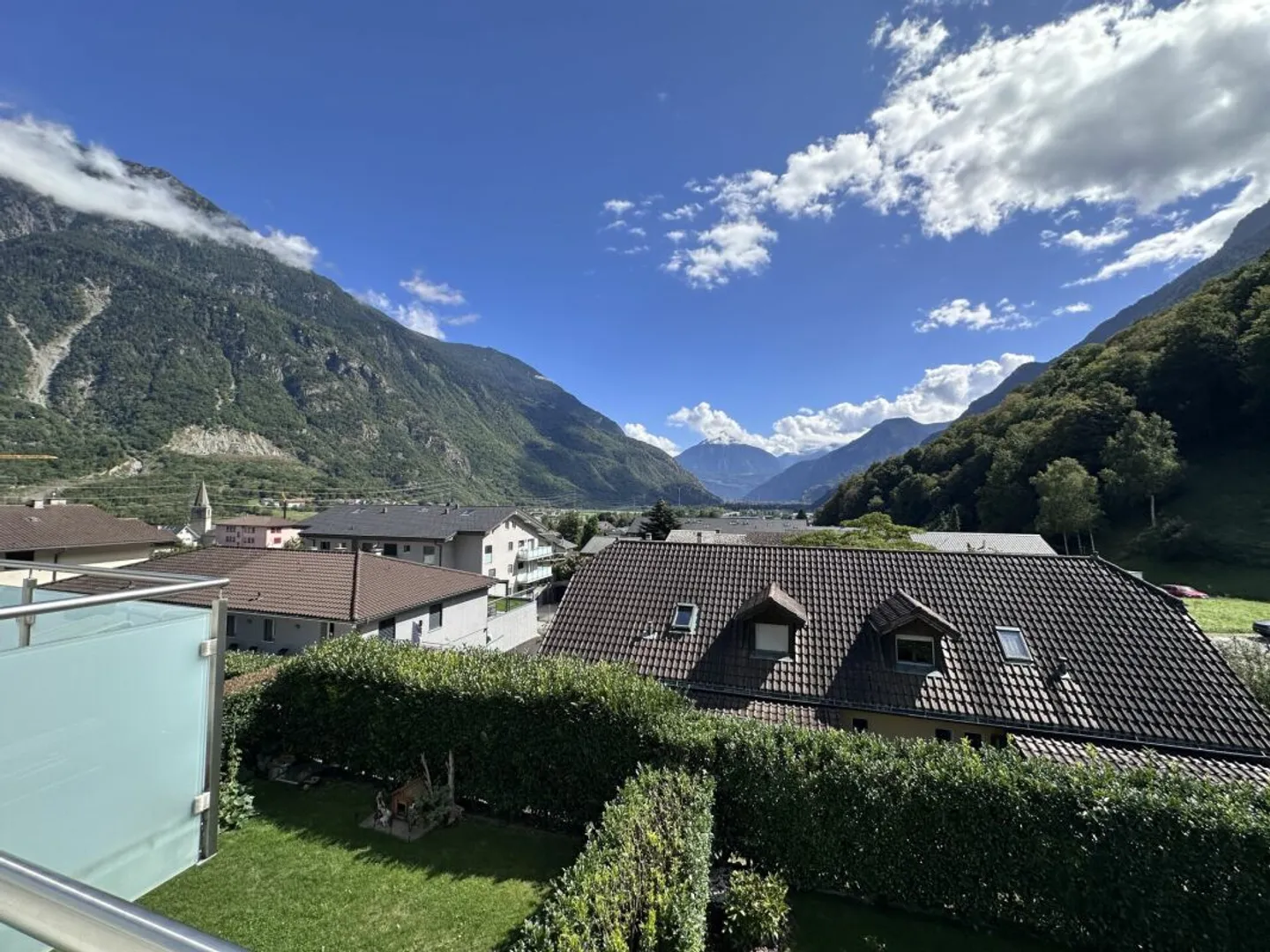 Wunderschöne Penthouse-Wohnung nach Süden mit großer Terrasse in Evionnaz - Foto 1 von 12