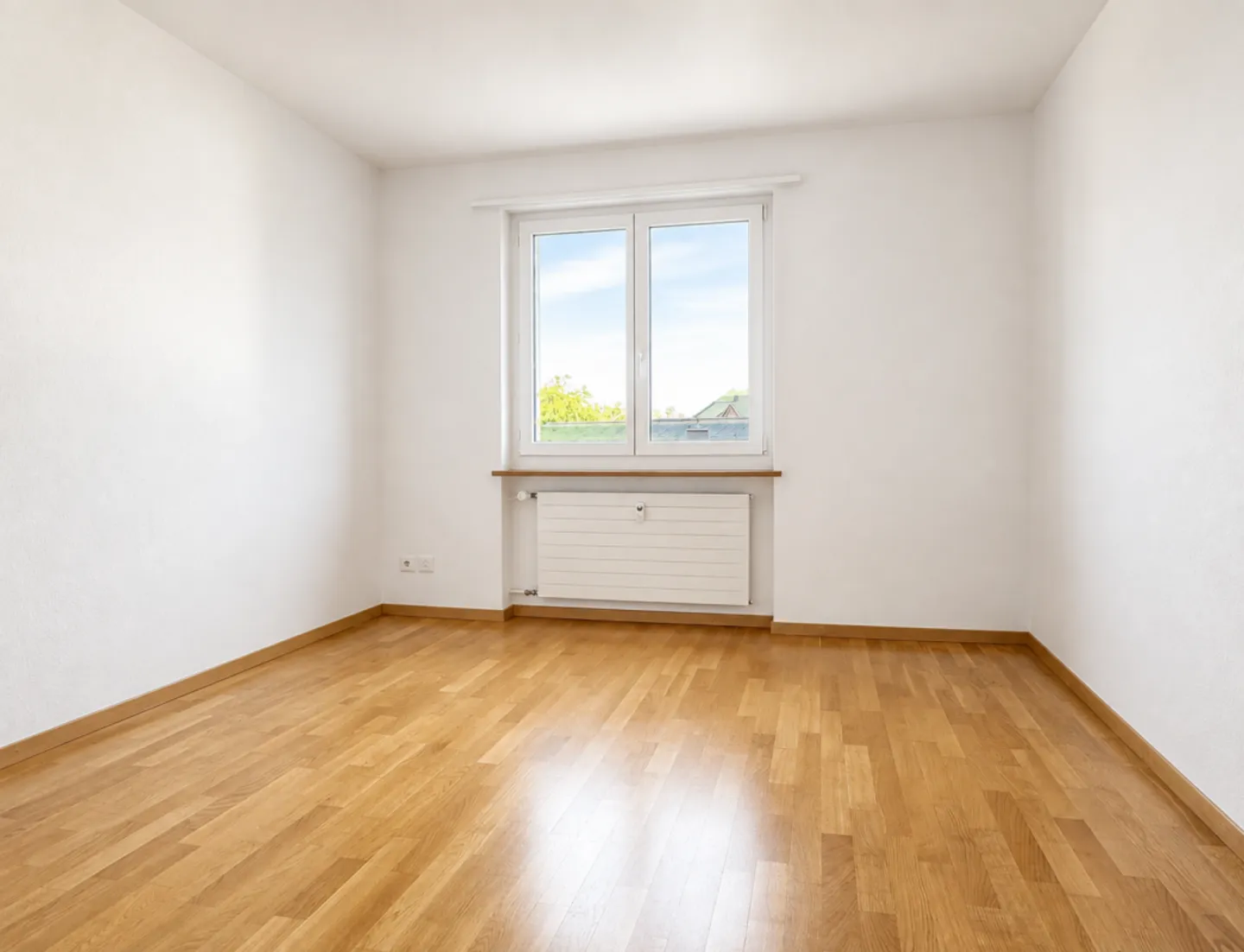 Spacious 4.5 Room Apartment with Large Balcony - Photo 8 of 9