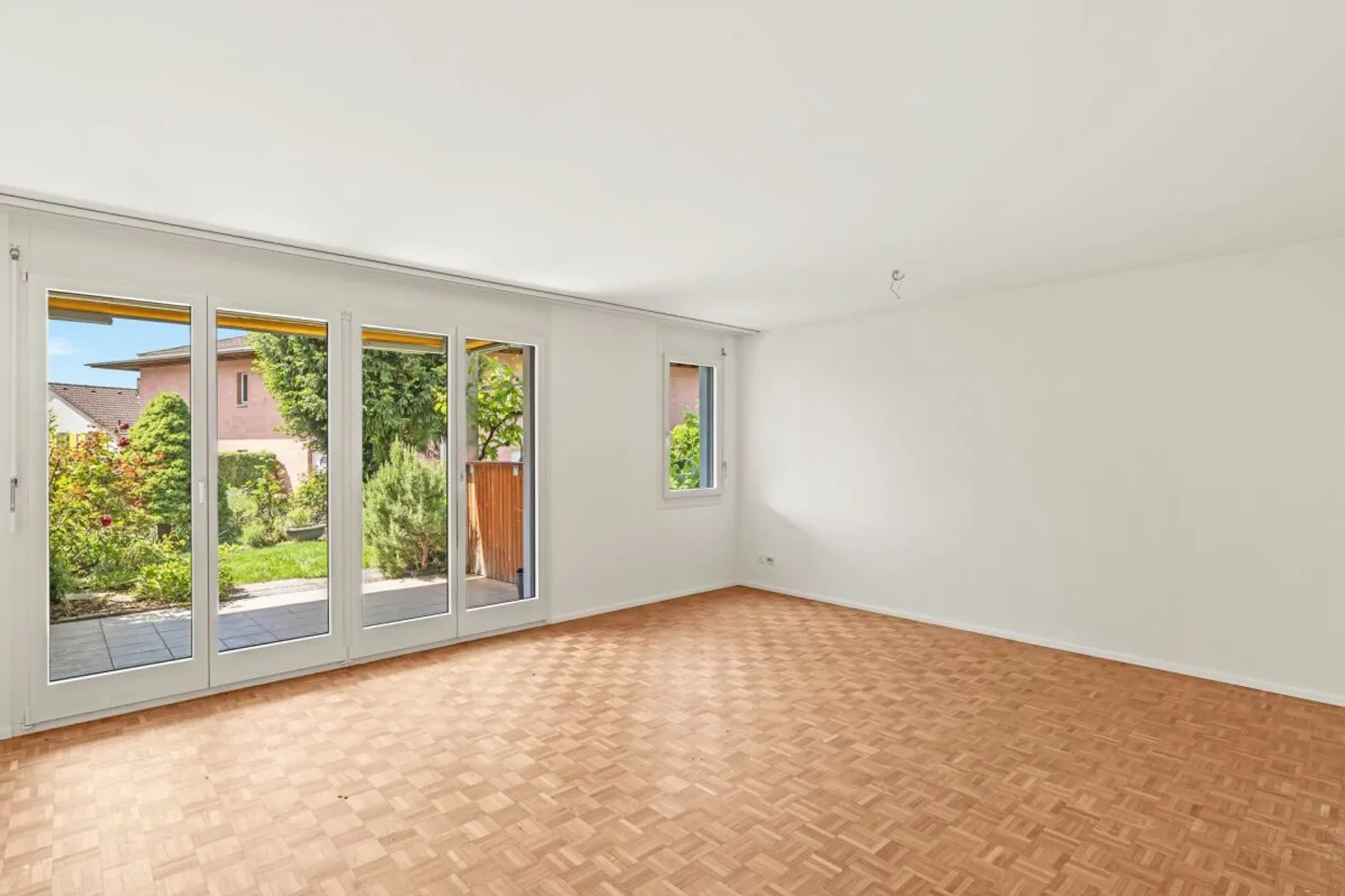 Sunny garden apartment in Oberwil - Photo 2 of 11