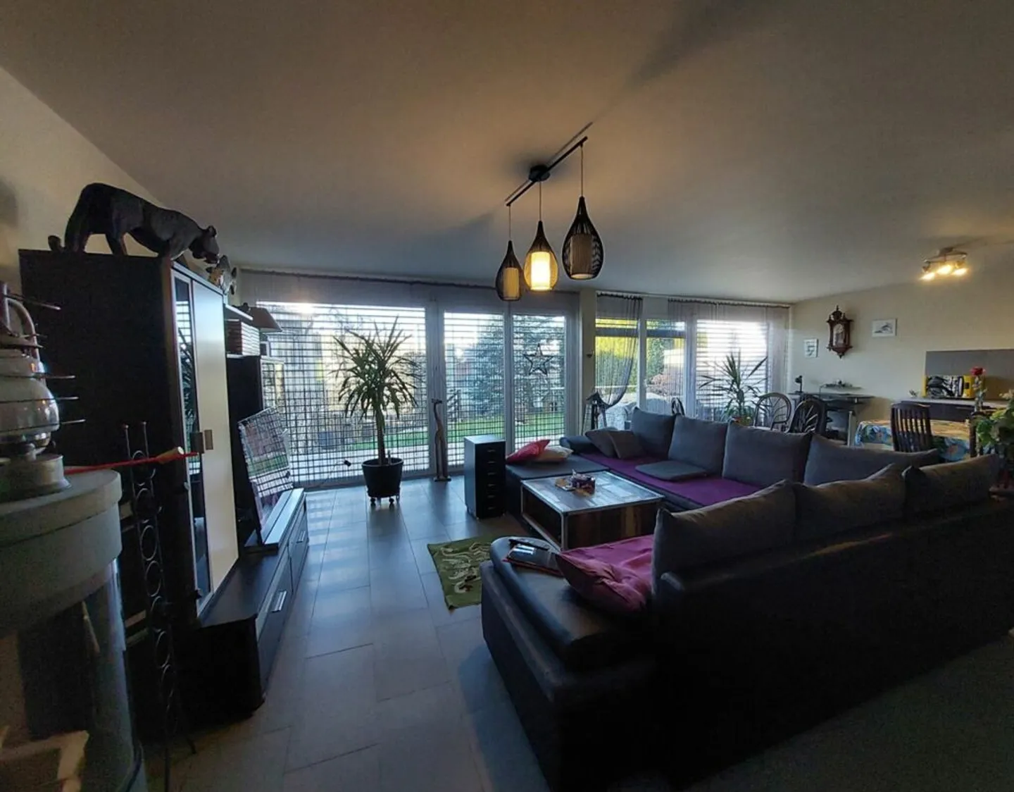 Wunderschöne zeitgenössische Villa mit großem Fenster - Foto 6 von 6