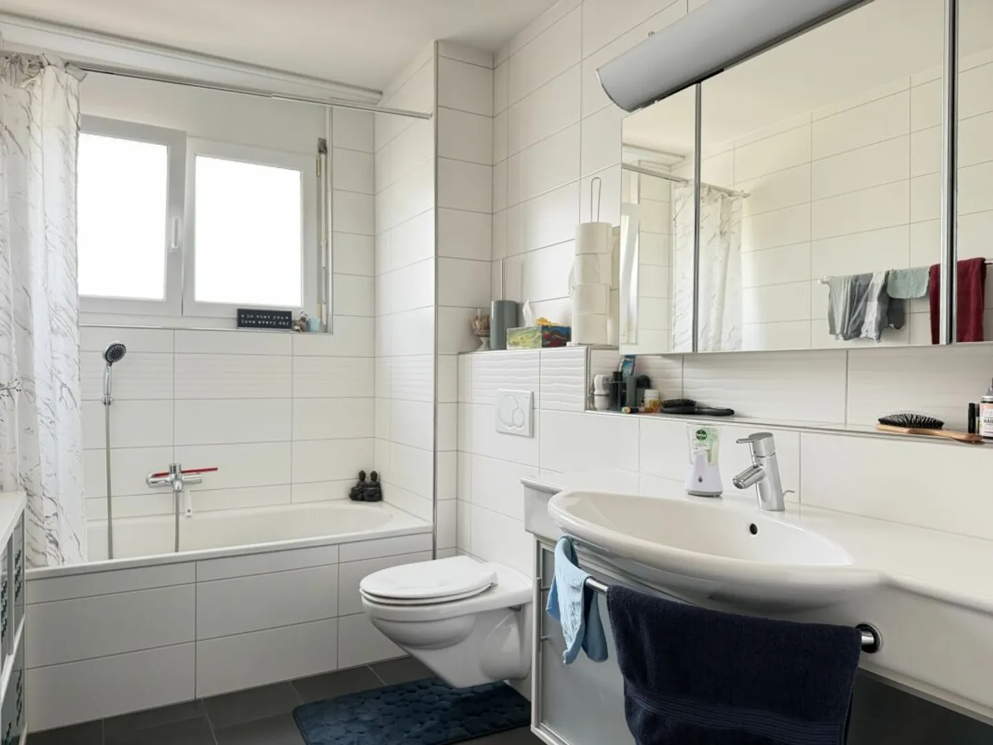 Moderne, helle und attraktive 4,5-Zi. Wohnung in Niederrohdorf AG - Photo 9 sur 11
