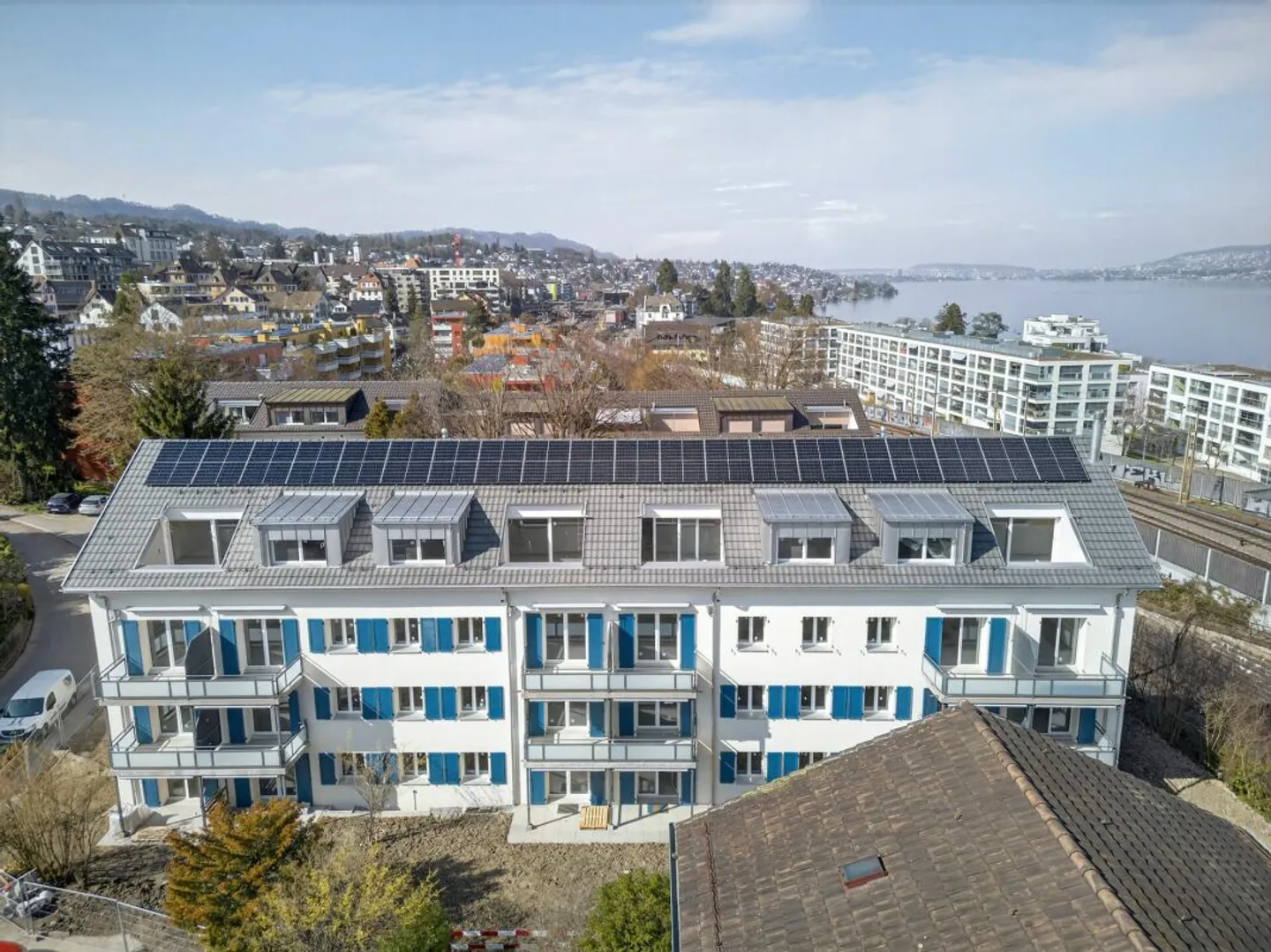 First rental after renovation - Dreamlike 2.5-room attic apartments with lake view! - Photo 3 of 8