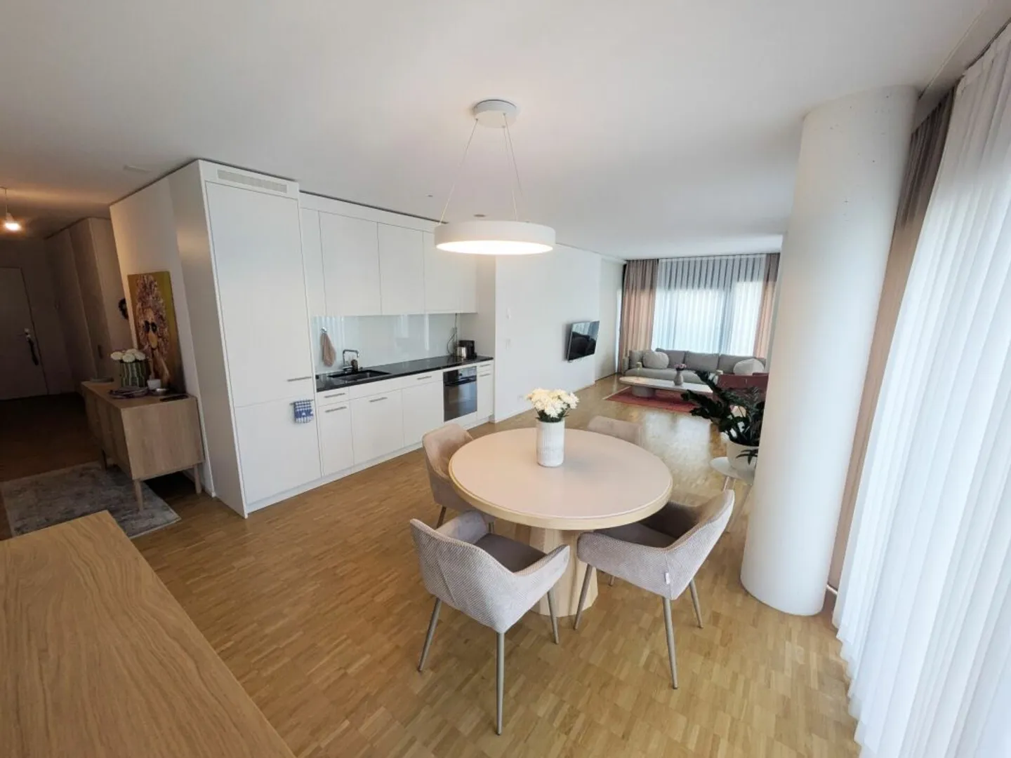 Vie luxueuse dans le Claraturm - Photo 1 sur 12