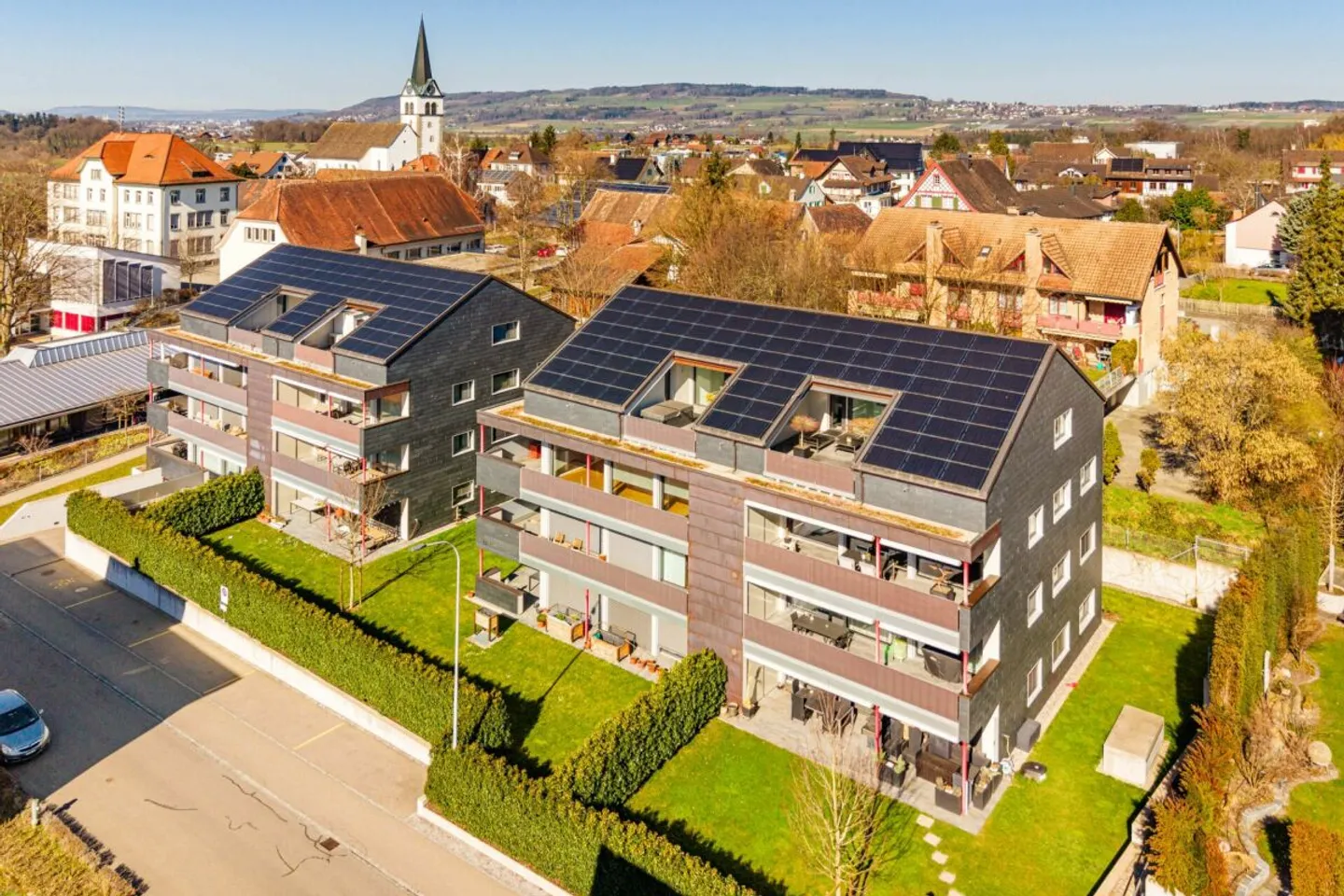 Effizienz trifft auf Exklusivität - 6.5-Zi. Dachmaisonette-Wohnung - Photo 2 sur 13