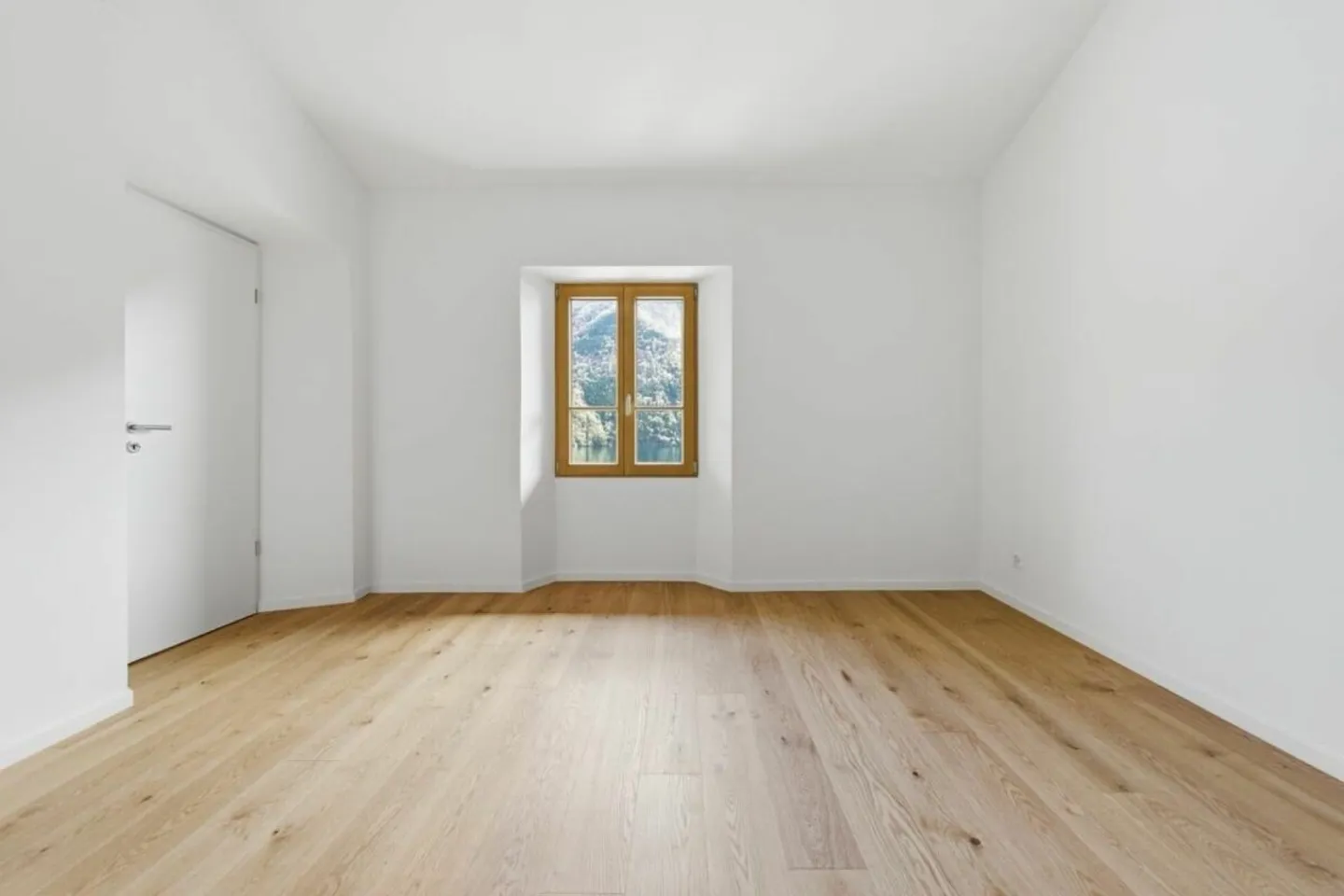 Appartement unique au bord du lac - Photo 12 sur 13