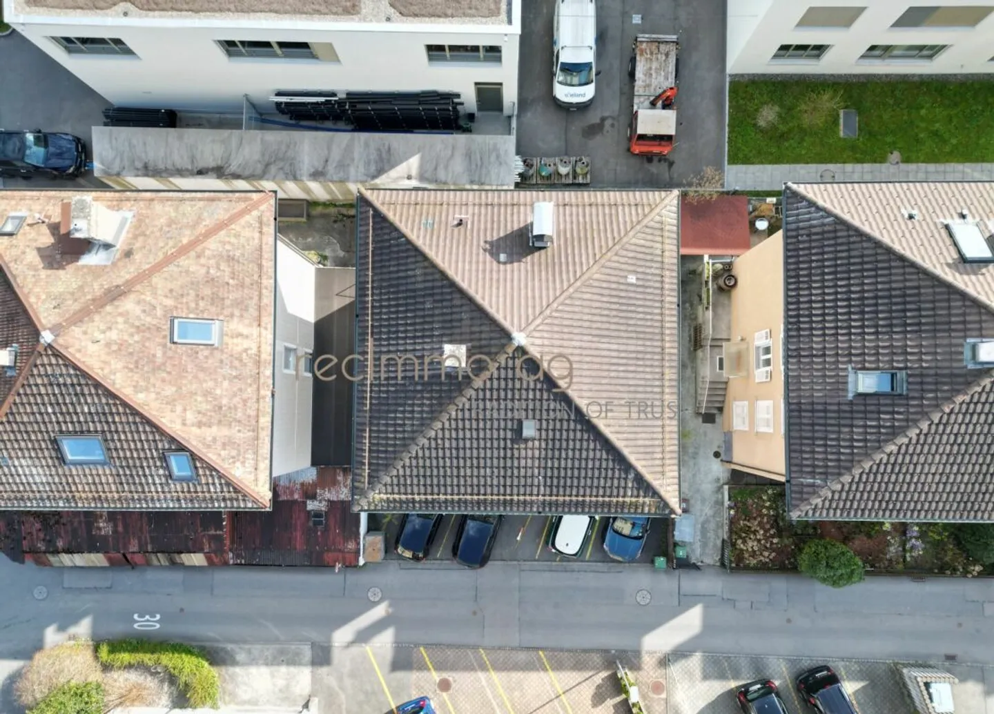 Attractive multi-family house with development potential in a central location of Kriens - Photo 2 of 3