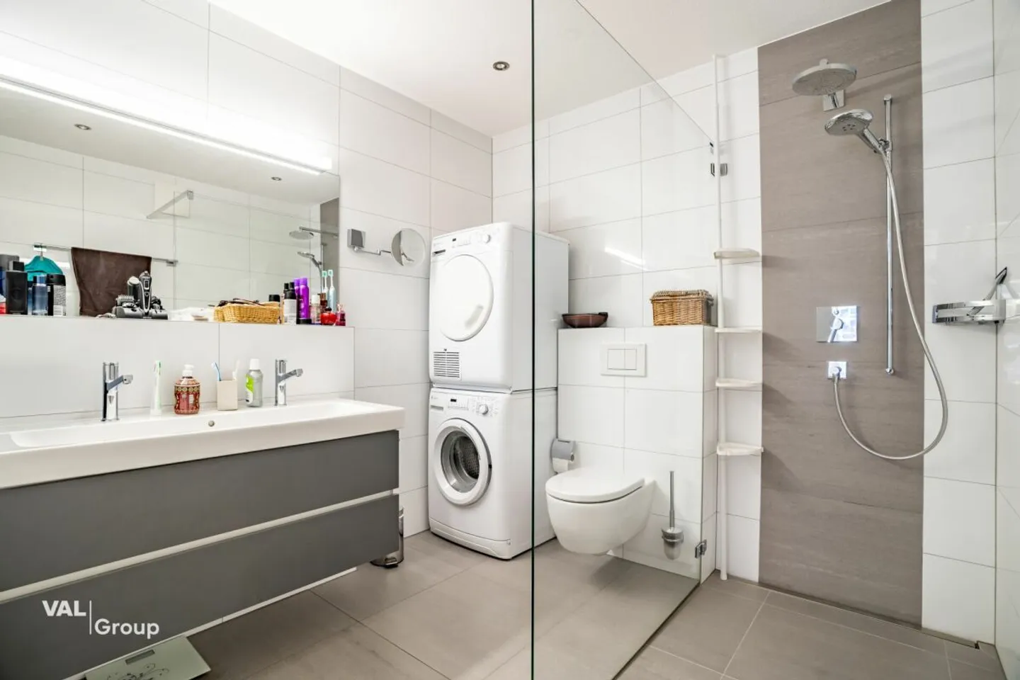 Appartamento moderno di 3,5 locali con balcone eccezionalmente grande e comfort abitativo di alto livello - Foto 8 di 13