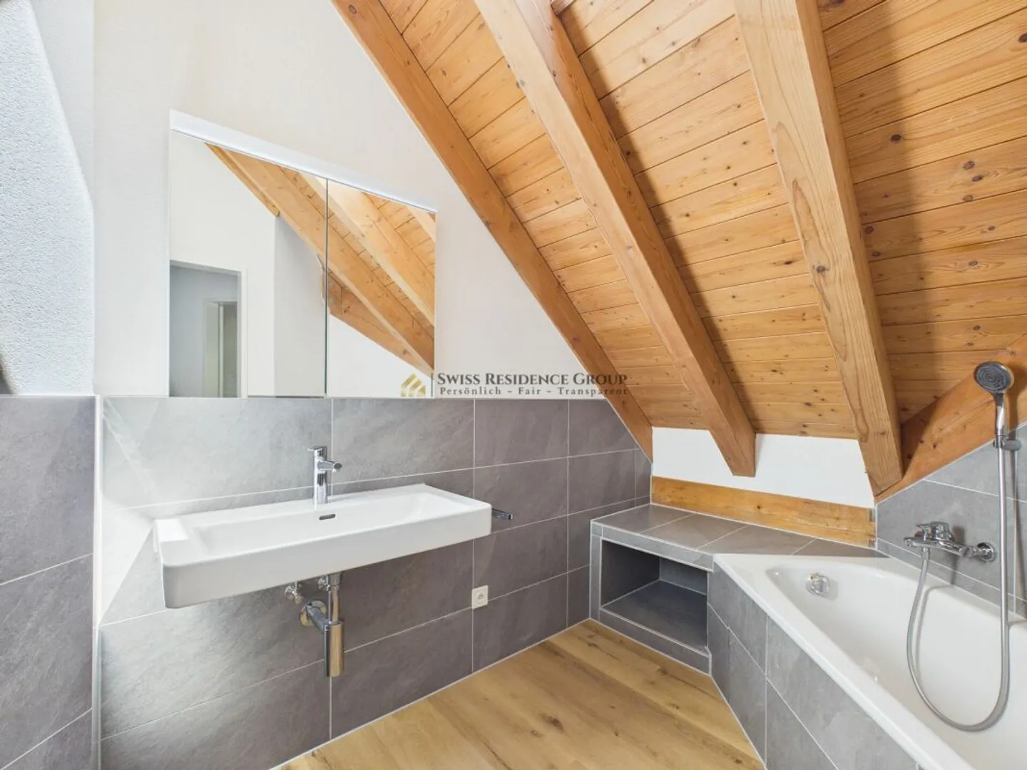 Helles Apartment mit vier Balkonen - Foto 8 von 11