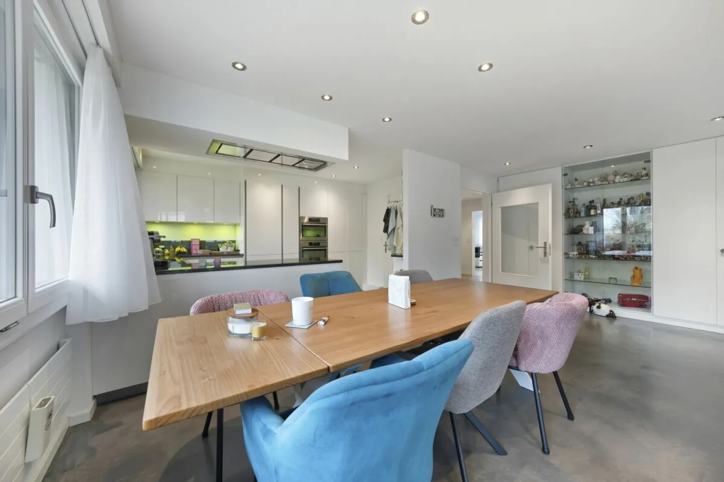 Exclusive Living Comfort: 5.5-Room Apartment with approx. 150 m² of Living Space - Photo 7 of 13