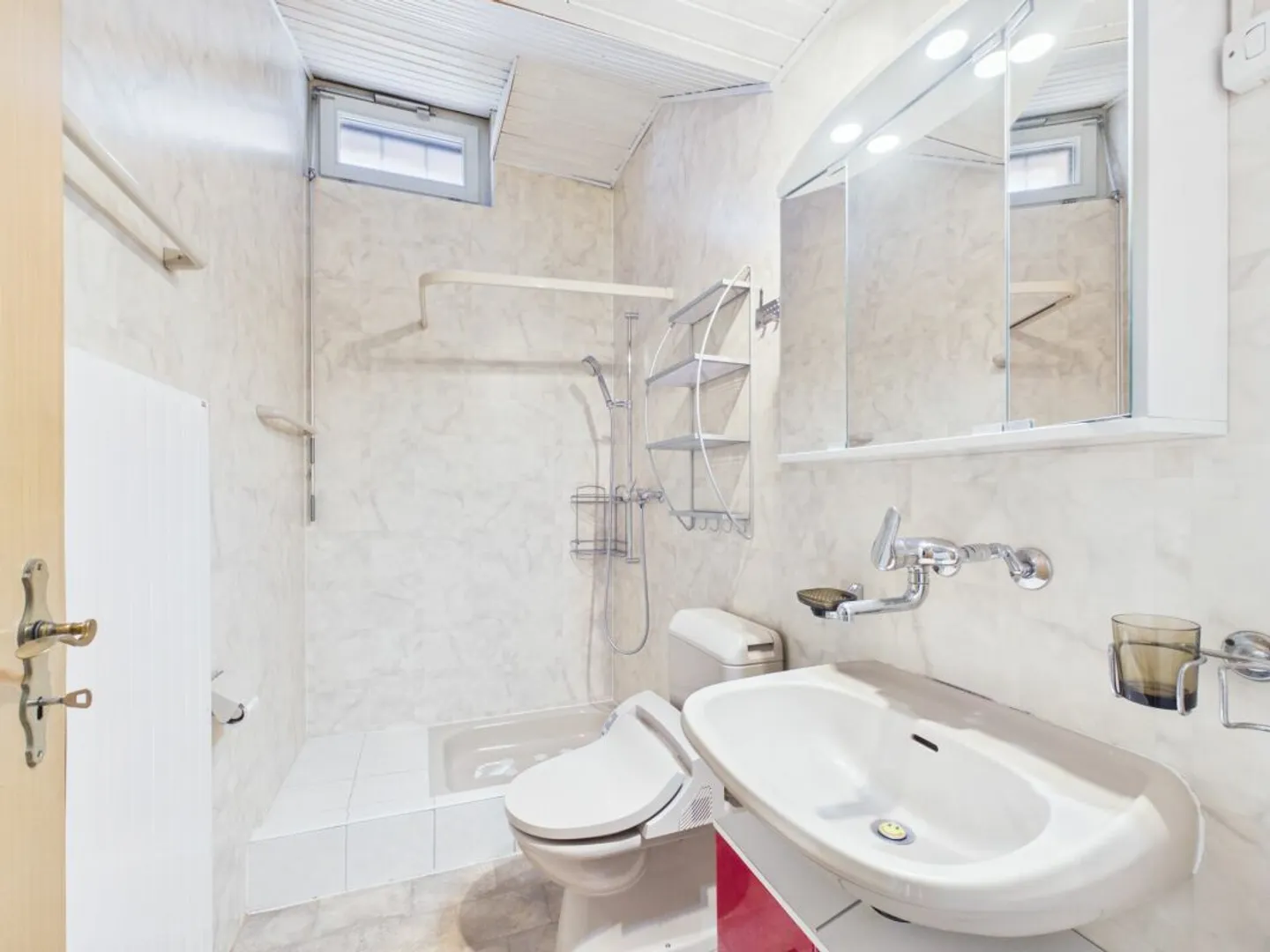 Ampia casa familiare con piscina - Foto 6 di 13