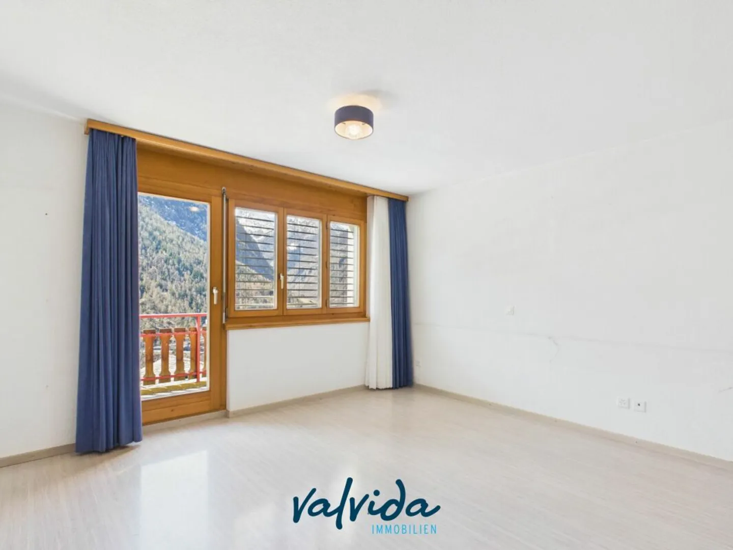 Maison bi-familiale conviviale avec potentiel d'aménagement à Staldenried - Photo 8 sur 13