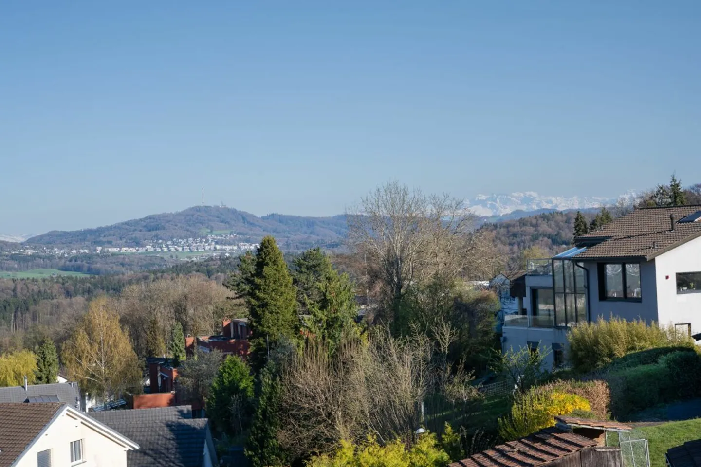 Newly built 5.5-room semi-detached single-family house in a prime location - Photo 2 of 13