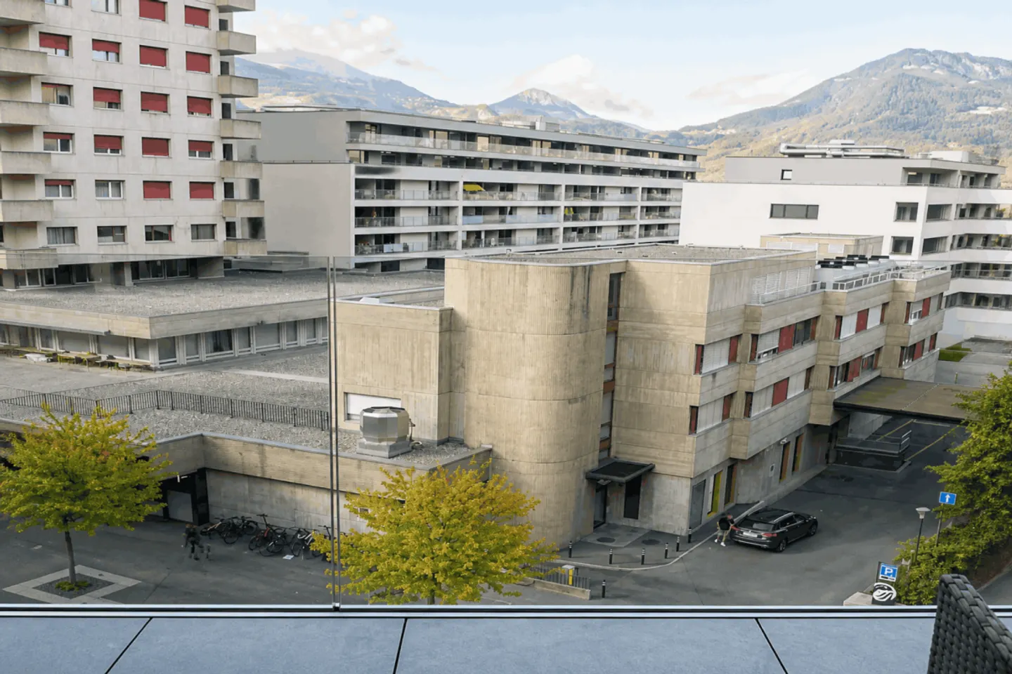 Magnificent 3.5-room apartment with balcony in Monthey - Photo 4 of 11