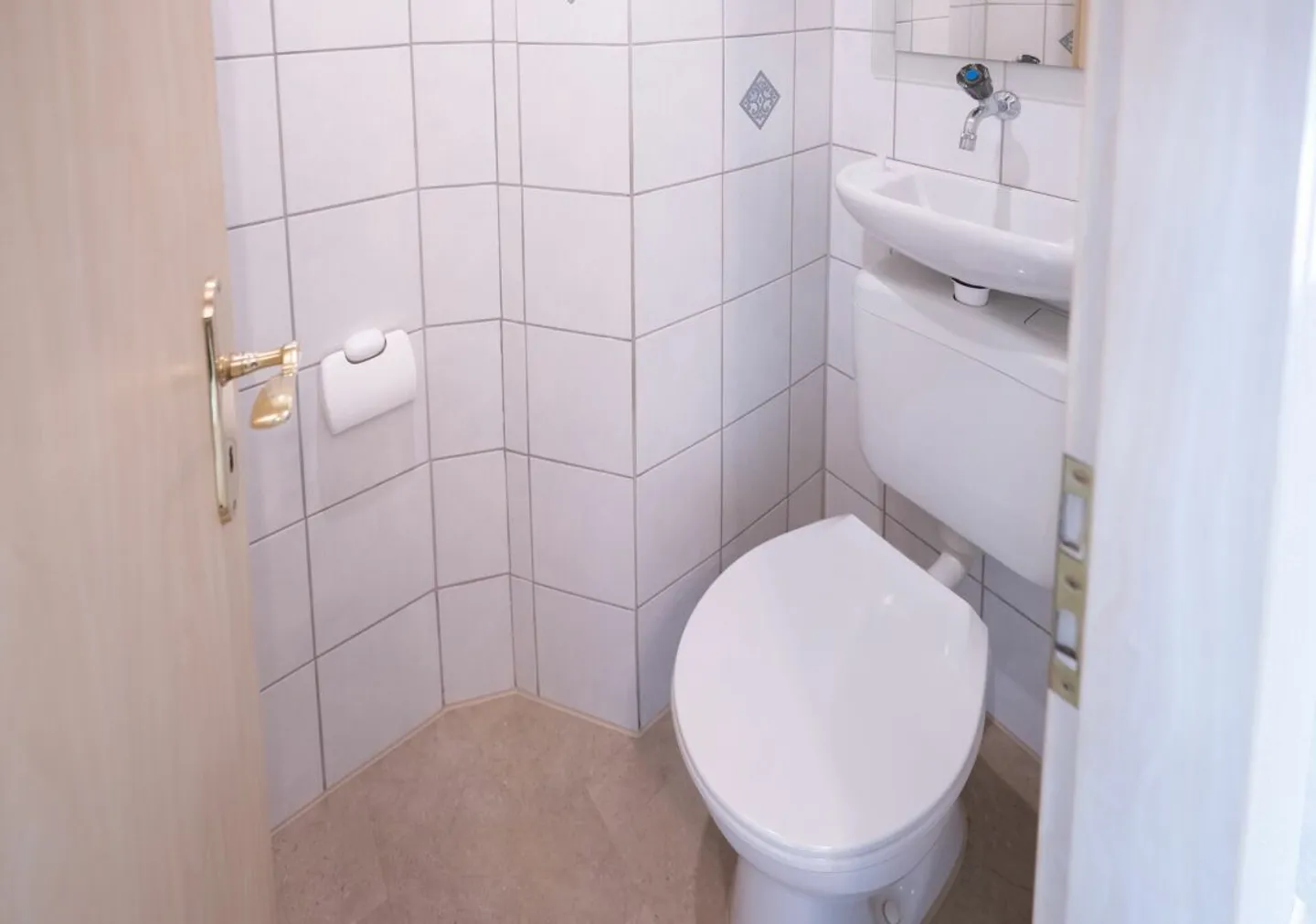 Modernized Row House for Families or Couples - Photo 3 of 13
