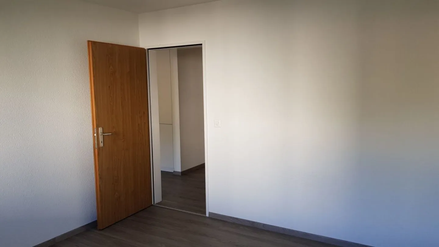 Appartement spacieux de 2½ pièces dans un bon emplacement - Photo 7 sur 10