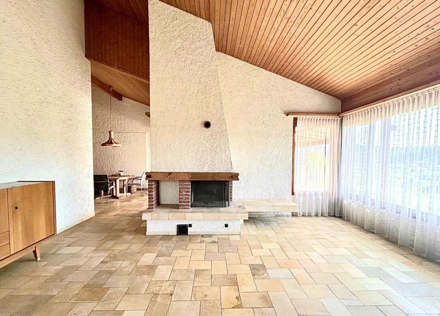 Single-family house in a quiet location with a wide view! - Photo 2 of 13