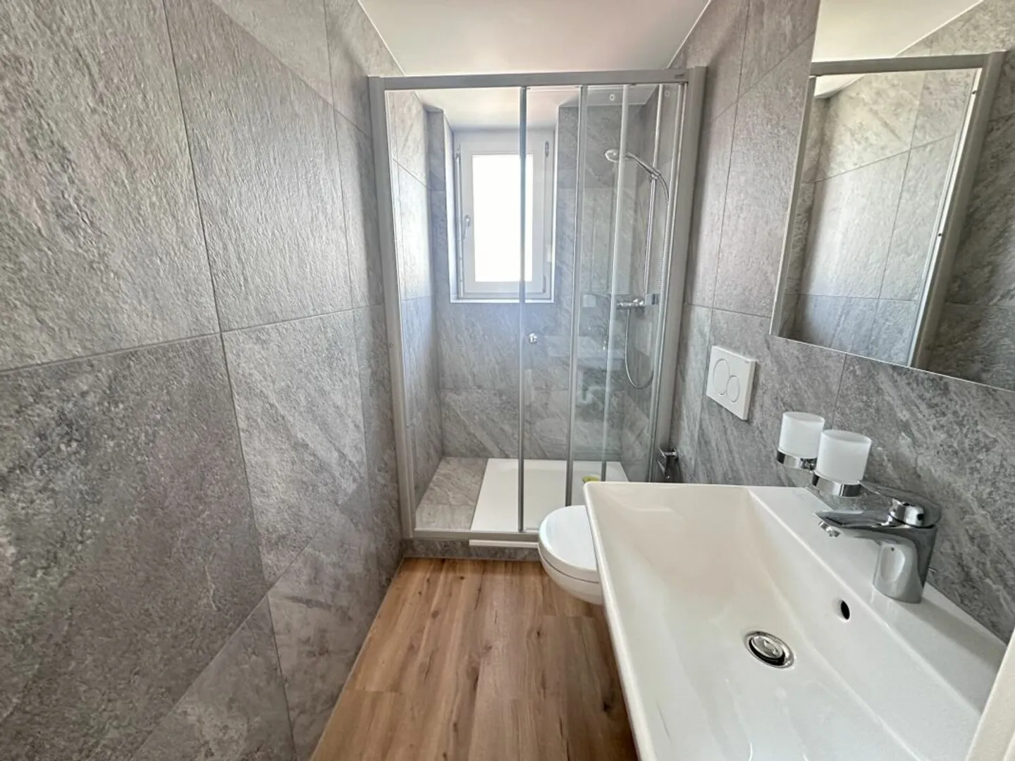 Appartement 4.5 pièces en emplacement central - Photo 3 sur 10