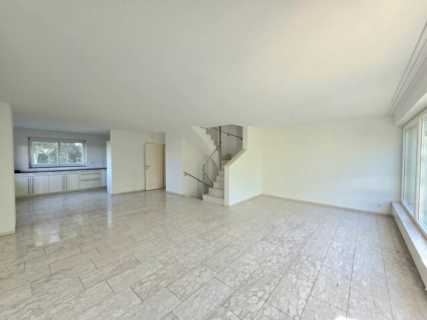 Your new family happiness, spacious 5.5 room corner house with private garden! - Photo 12 of 13