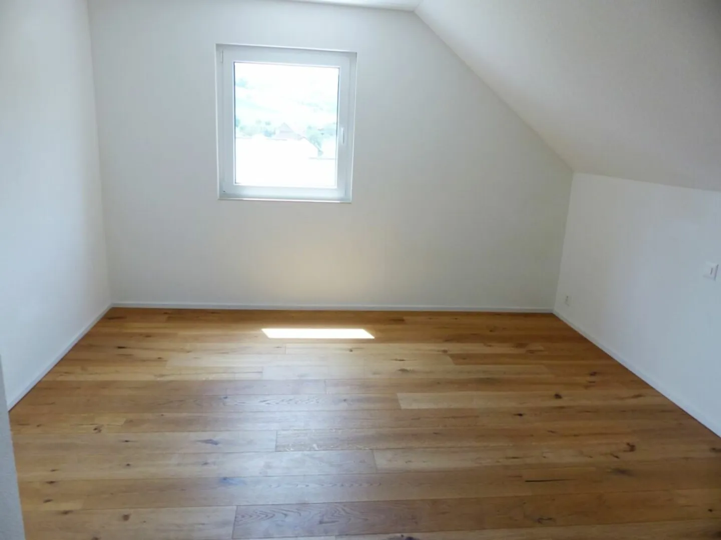 Geräumiges Einfamilienhaus zur Miete - Foto 9 von 13