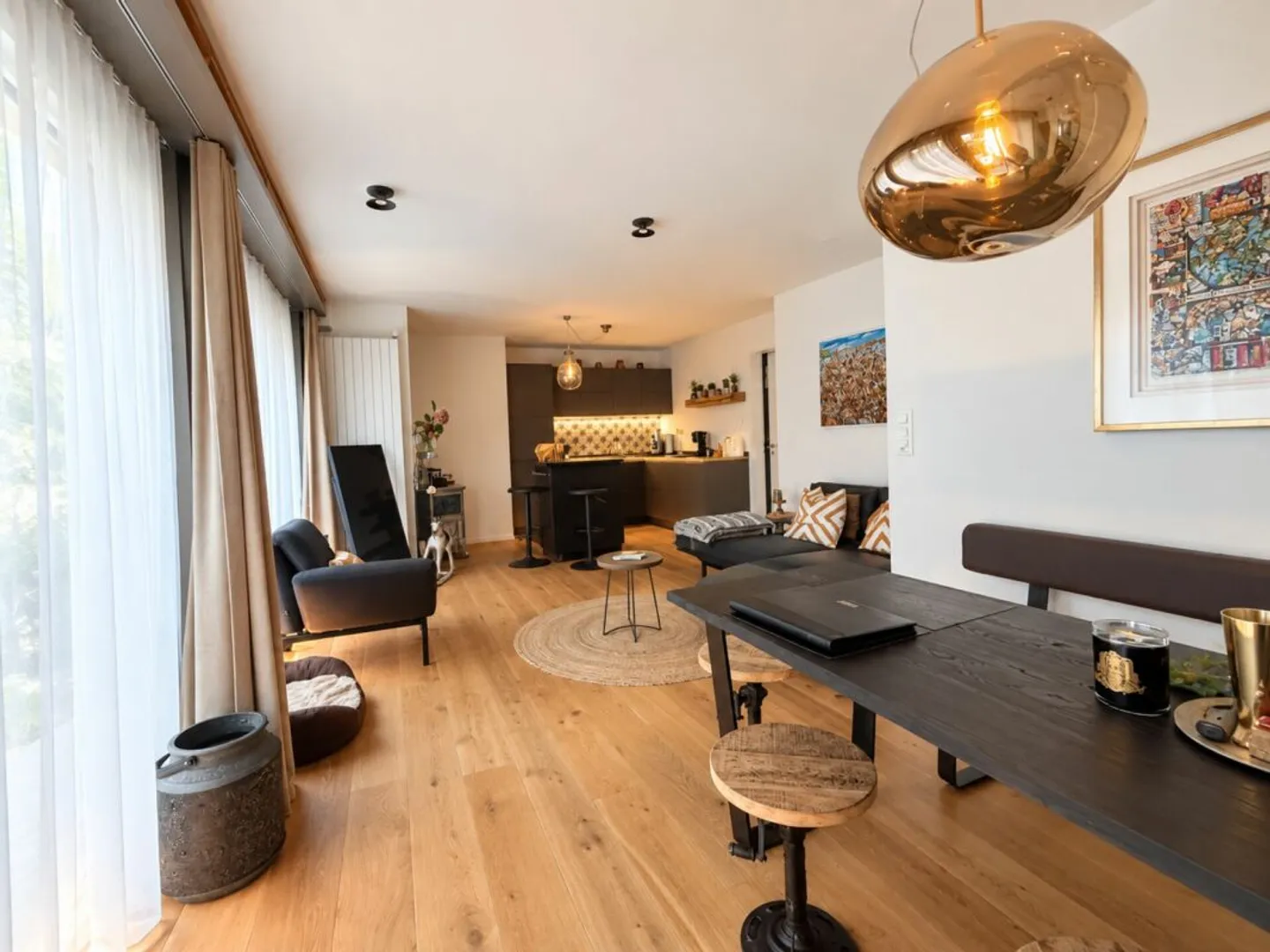 High-quality furnished 2.5-room garden apartment on Beckenhofstrasse in Zurich - Photo 1 of 12