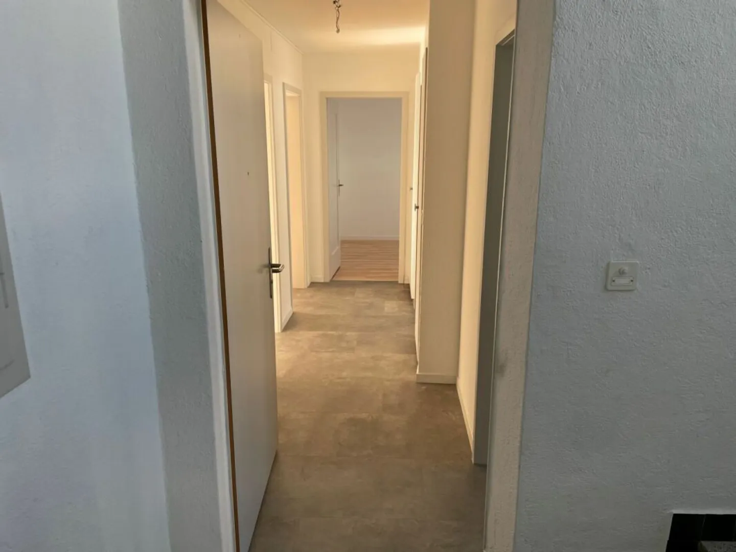 Helle 4-Zimmer-Wohnung mit Balkon - Foto 3 von 5