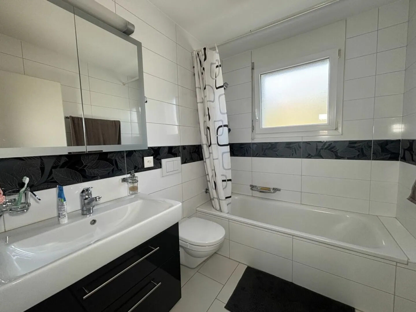 Modern 4.5-room apartment with large balcony - Photo 8 of 13