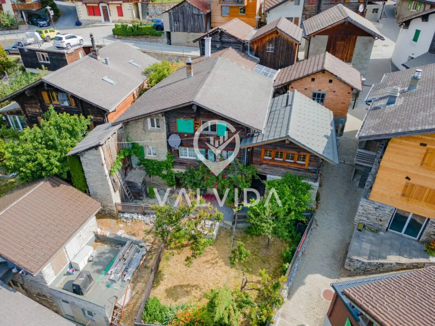 3.5 Room Apartment with Panoramic View and Development Potential in Hohtenn - Photo 3 of 13