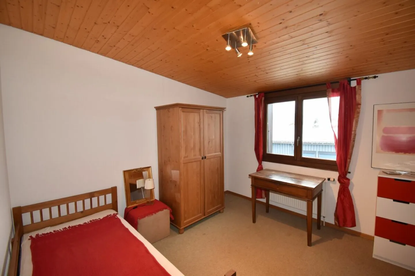 Appartement 2 pièces dans les combles - Photo 3 sur 5