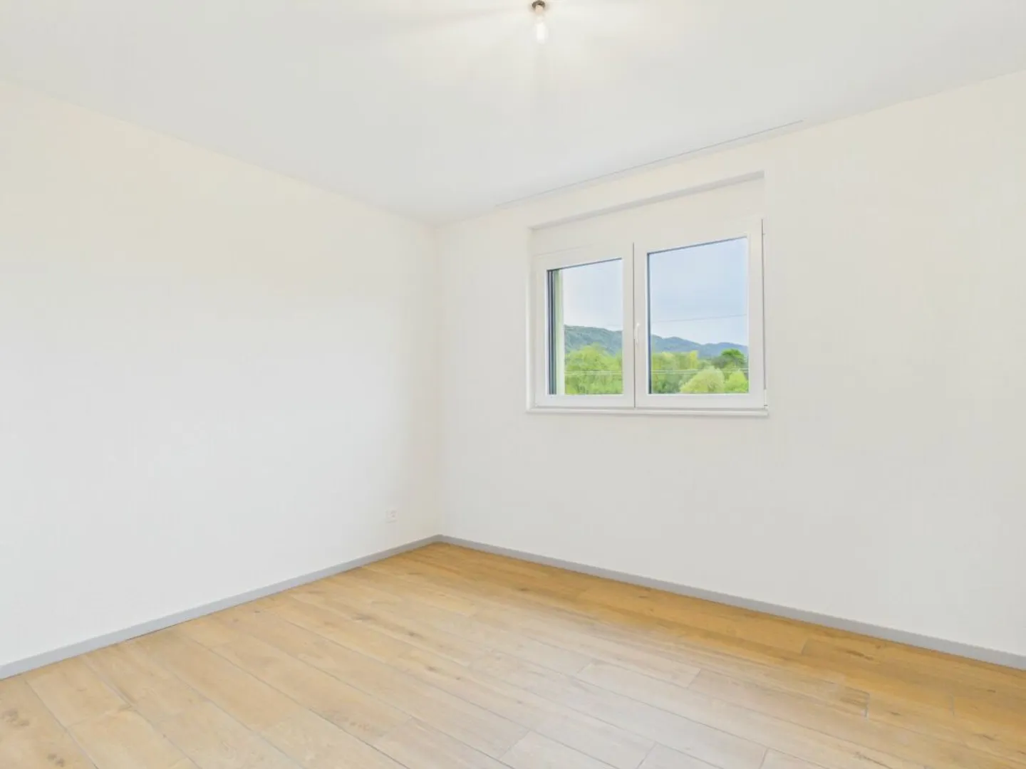 Exklusive Attikawohnung mit grosser Terrasse und ruhiger Wohnlage - Foto 10 di 13