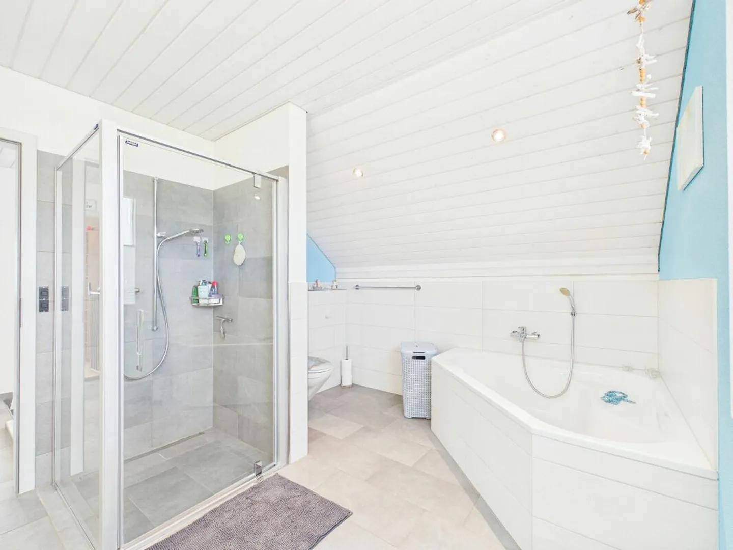 Modernes Einfamilienhaus mit Garten und schöner Weitsicht in Wolfwil - Foto 9 di 13