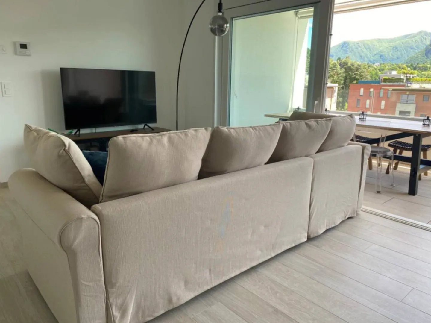 Appartement spacieux et lumineux au dernier étage avec vue panoramique - Photo 4 sur 12