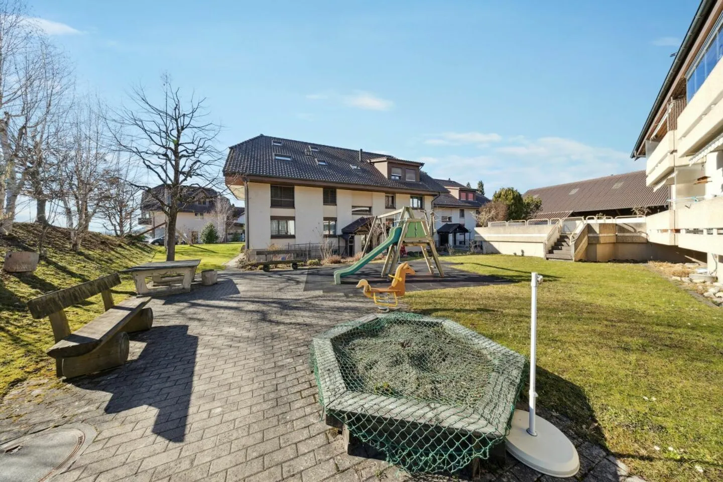 Luminoso appartamento di 4,5 stanze con 2 bagni &amp; balcone - ideale per giovani famiglie? - Foto 1 di 10