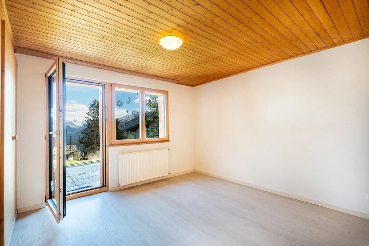 Brambrüesch: 3.5 Room Holiday Home for Your Getaway in the Mountains - Photo 5 of 13