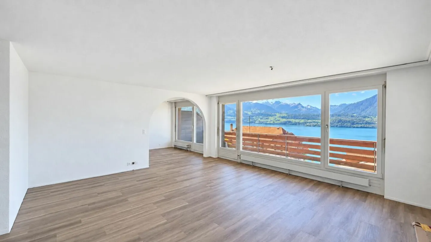 Vivre avec vue sur le lac et la montagne - 3½ pièces avec grand balcon à Gunten - Photo 9 sur 13